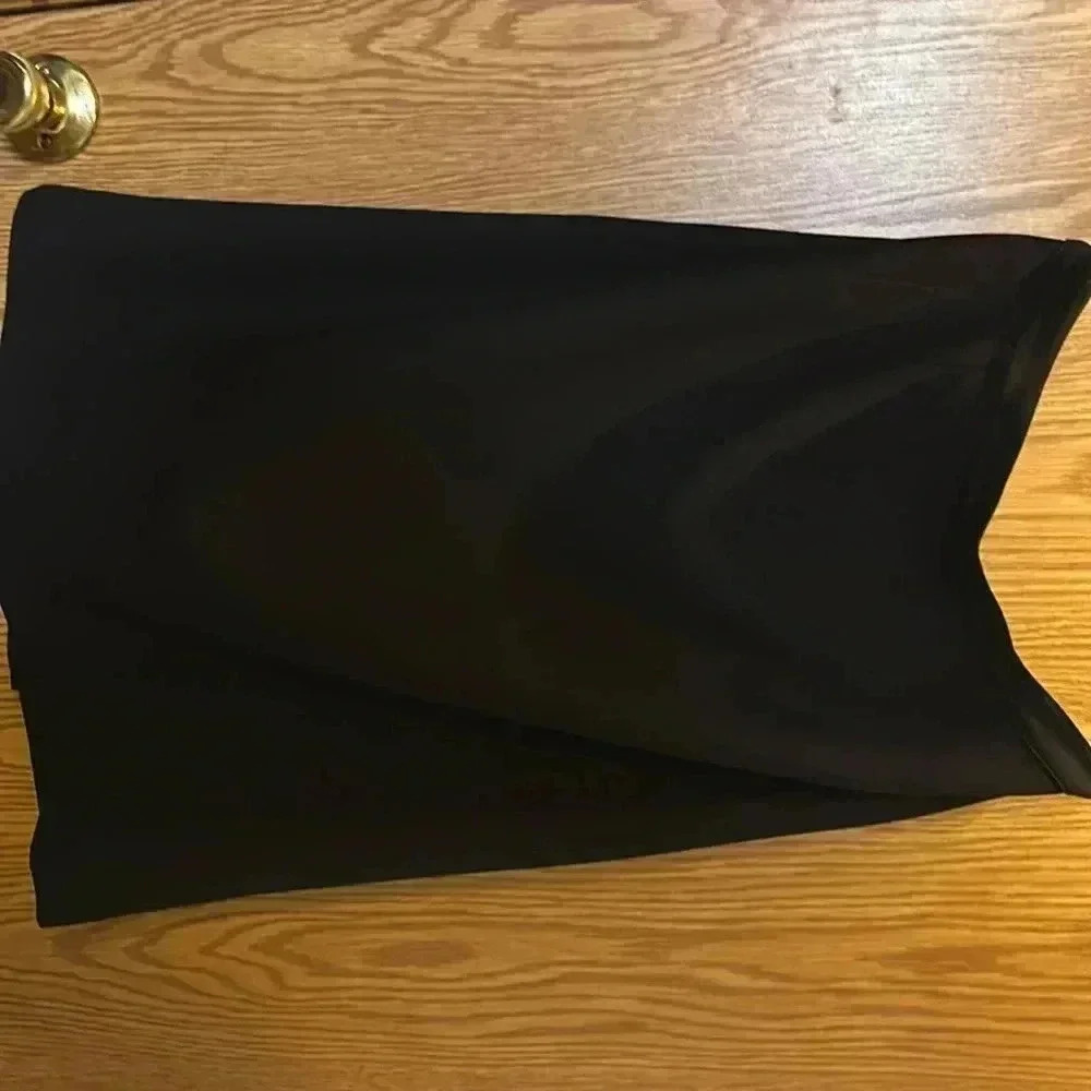Vintage inspired Black pencil skirt with slit size 6